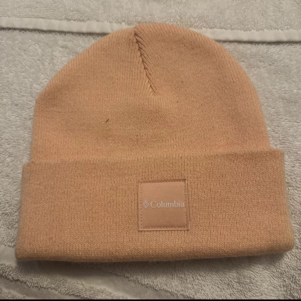 Columbia  City Trek Heavyweight Beanie Hat Knit Pink